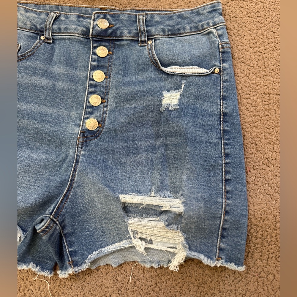 Refuge Button Front Distressed Midi Shorts - Picture 2 of 6